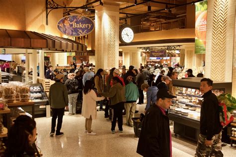 Wegmans Opens First Manhattan Store At Astor Place