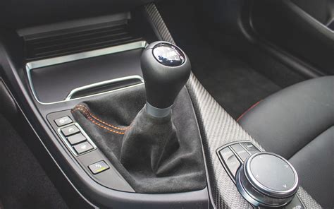 10 Sports Cars That Still Offer A Manual Gearbox 1 11