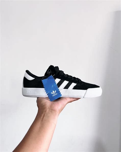 On Instagram Tenis Adidas Nora Black