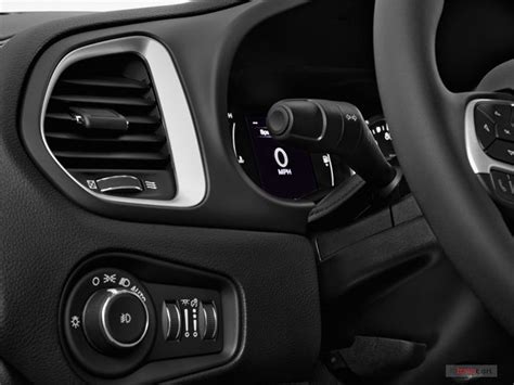 2019 Jeep Renegade: 180 Interior Photos | U.S. News