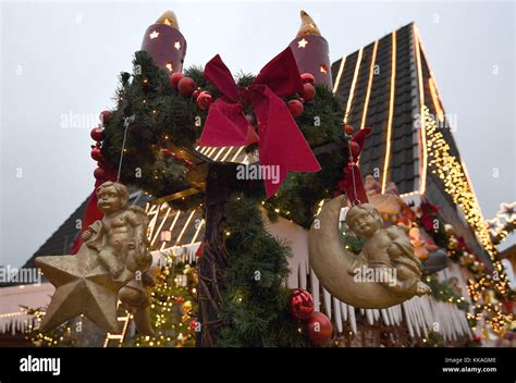 Delmenhorst, Germany. 29th Nov, 2017. View of a decorated and ...