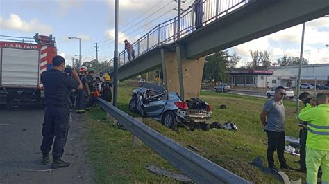 Mueren Dos Personas Al Chocar Un Auto Contra Una Columna En El Pato