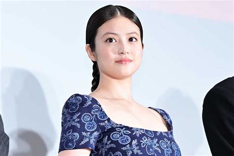 今田美桜、銀行員の制服オフショットにファン悶絶「可愛すぎ」「たまらん」 Encount