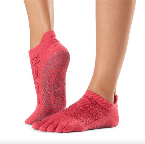 Toesox Full Toe Low Rise Grip Toe Sock Hermosa Feetus