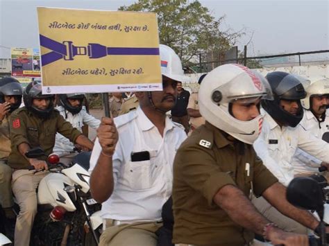 Rto And Traffic Police Held A Joint Rally Explaining The Importance Of