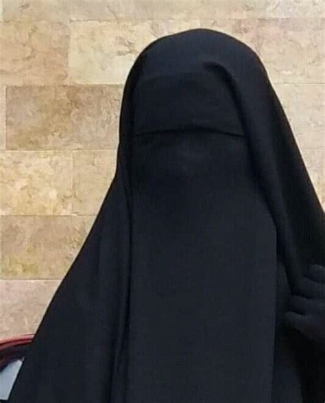 Pin By Nasreenraj On Niqabisss Niqab Muslim Women Clothing Veiled Women