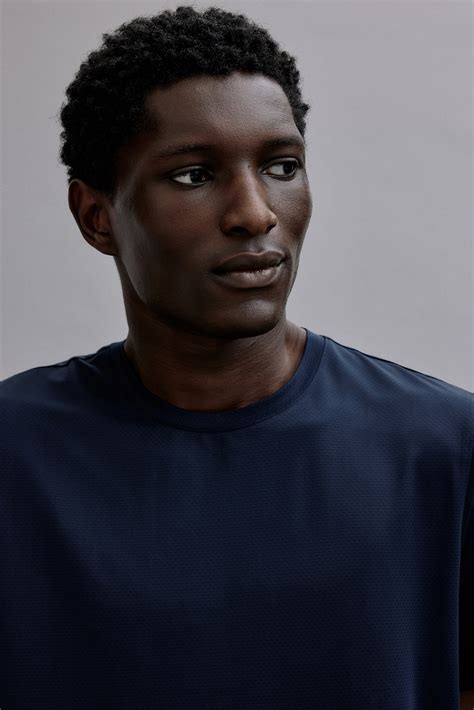 Sport-T-Shirt aus Mesh mit DryMove™ - Dunkelblau - Men | H&M DE