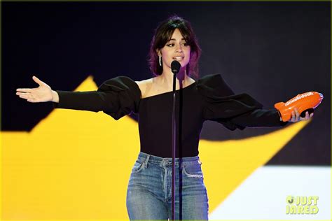 Camila Cabello Accepts An Award At Kids Choice Awards 2018 Photo