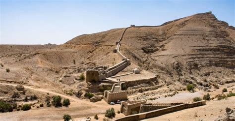 The Mysterious Ranikot Fort | Rising Pakistan