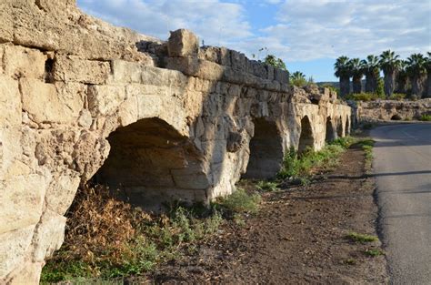 The Hadrianic aqueduct of Caesarea Maritima FOLLOWING HADRIAN