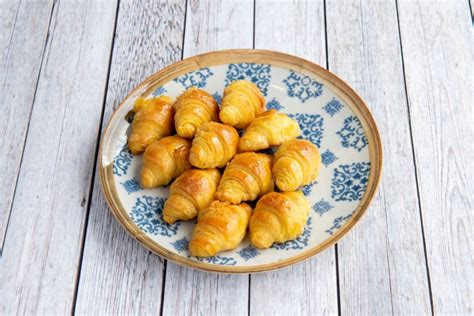 Мини круассаны – простой и вкусный рецепт, как приготовить пошагово