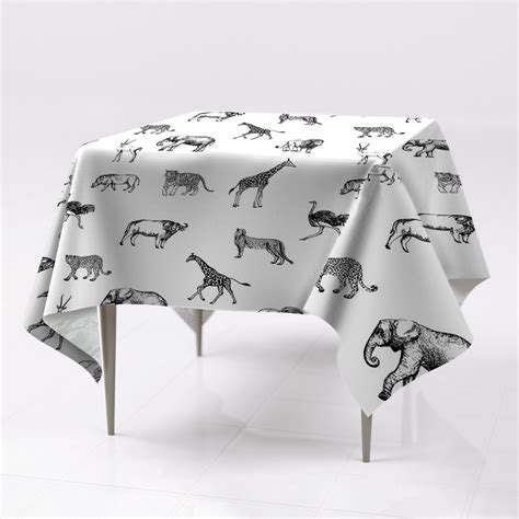 Delikatny różne kolory obrus Safari 150x150 wzór Fabricsy 150x150 cm