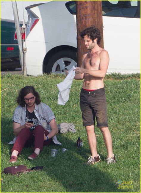 Penn Badgley Shirtless In Echo Park Photo 612217 Photo Gallery