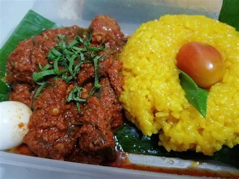 Pulut Serunding Rendang Set Food Drinks Local Eats On Carousell