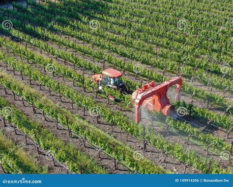 Pesticides De Tracteur De Ferme Et Herbicides De Pulv Risation D