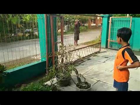 Video Lucu Orang Gila Mengamuk Berlagak Seperti Komandan Kocak