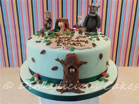 Gruffalo Cake Decorated Cake By Dinkylicious Cakes Cakesdecor