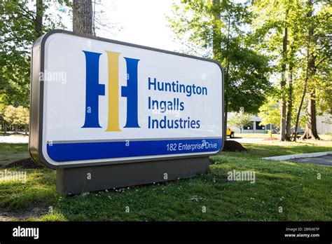 Huntington ingalls industries logo hi-res stock photography and images ...