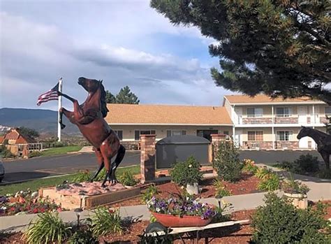 Broken Spur Steakhouse Capitolreefcountry