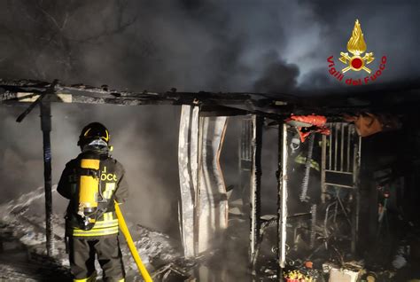 Mirano Capannone Agricolo Di Via Caltana Consumato Dalle Fiamme