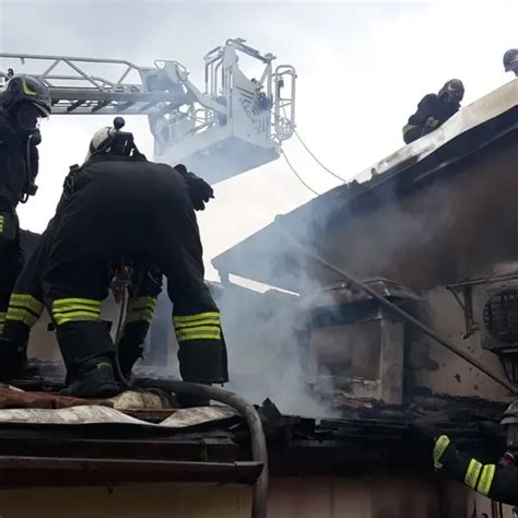 Rogo In Un Appartamento Vigili Del Fuoco In Azione A Osio Sotto