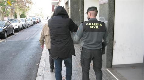 La Guardia Civil Entrega Al Juzgado De Sueca A Un Hombre Con 10 Requisitorias Por Delitos Machistas