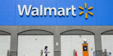 Walmart Pharmacies to Expand COVID-19 Vaccine Distribution | POPSUGAR ...