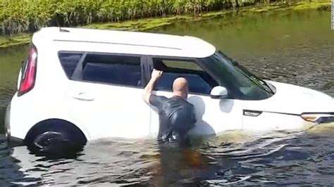 See Bystanders Rescue Woman In Sinking Car Cnn Video