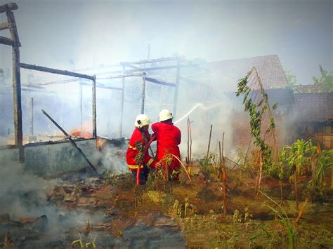 Rumah Beserta Isinya Di Bojonegoro Hangus Terbakar Kerugian Capai