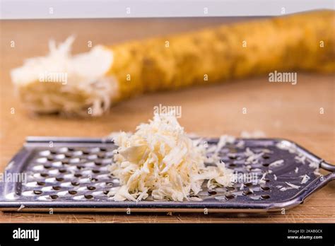 Horseradish Whole Piece And Grated Stock Photo Alamy