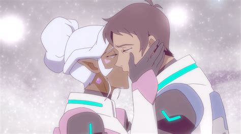 Voltron Legendary Defender Keith And Lance Kiss - bmp-beaver