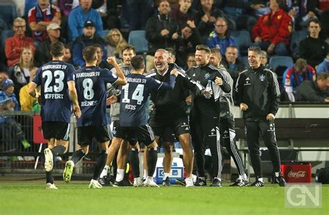 Zweitliga Spitzenteams Paderborn und HSV souverän Hsv fussball Hsv