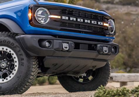 2022 Bronco gets "Capable Bumper" option. Comes standard on Black ...