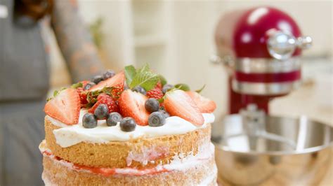 Luftiger Semi Naked Cake Mit Beeren La Cookingcatrin