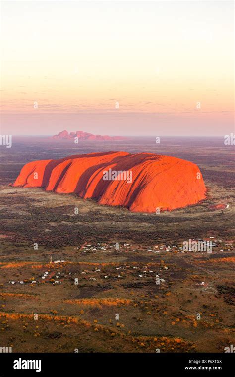 Uluru aerial hi-res stock photography and images - Alamy