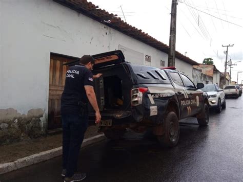 Polícia Civil prende homem que aparece em vídeo agredindo a própria