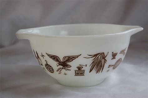 Pyrex Early American Pint Cinderella Mixing Batter Bowl