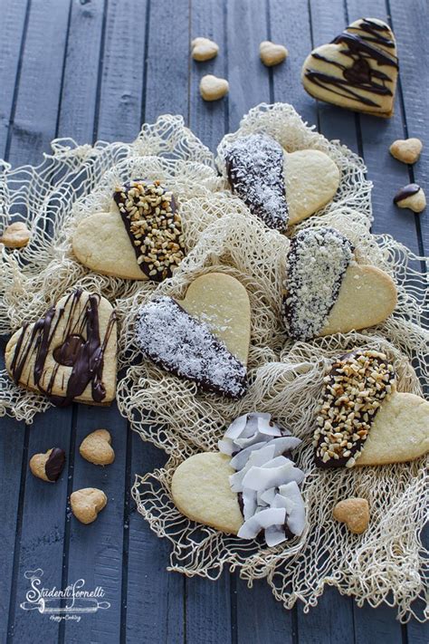 BISCOTTI CUORE Decorati Con Cioccolato Biscotti Di Pasta Frolla Facili