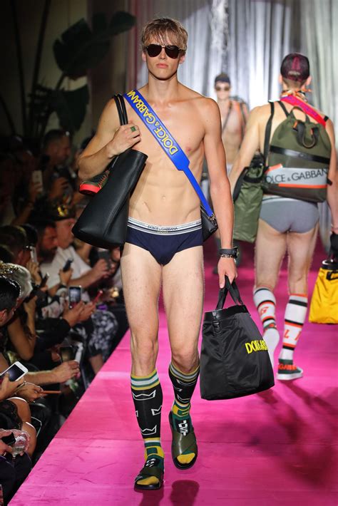 Uvenio Fashion Talk Dolce Gabbana The Naked King Spring Summer Mens Fashion Show