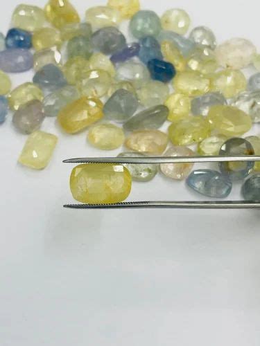 Natural Oval Ceylon Yellow Sapphire Pukhraj At Rs Carat Sapphire