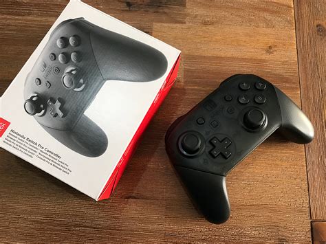 Nintendo Switch Pro Controller - Review - Vooks