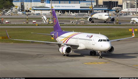 HS TXR Thai Airways Airbus A320 232 WL Photo By Alif Luqman Wijaya