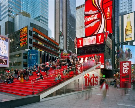 The red stairs - Take New York Tours