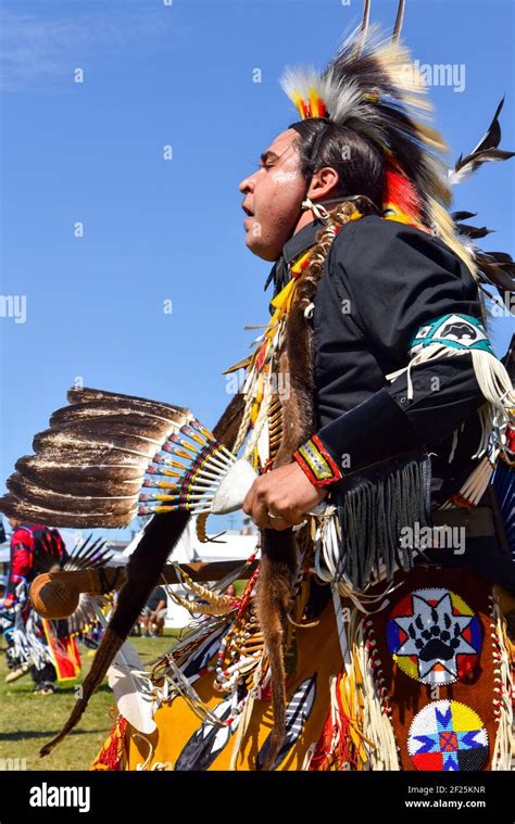 Indigenous Canadian Ceremony Hi Res Stock Photography And Images Alamy