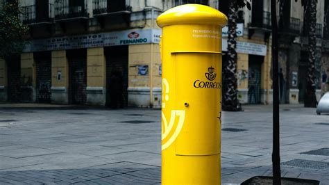 Correos Convocar El Mayor N Mero De Plazas Fijas En D Cadas Para