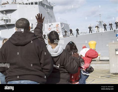 Us Navy Guided Missile Destroyer Uss Momsen Ddg Sailors Man The