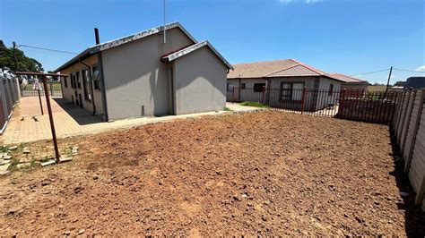 3 Bedroom House For Sale In Pinehaven Bloemfontein