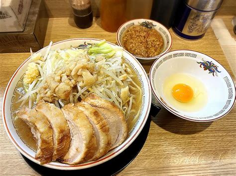 【デカ盛り】ラーメン豚山 幡ヶ谷店 大ぶたで肉5枚とメニュー紹介【人気】 食べて埼玉