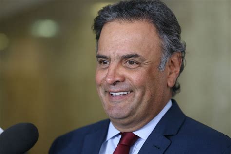 Juiz absolve Aécio da acusação de propina de R 2 milhões da J F