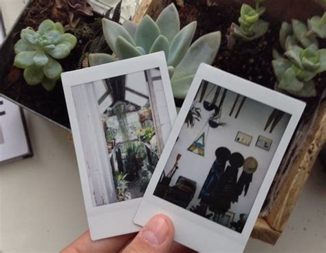 Saiz Gambar Polaroid Mrs Angela Miller